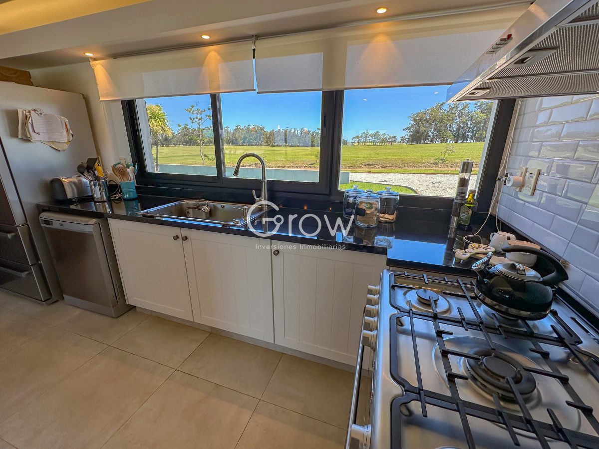 Casa ID.2406 - Hermosa casa en Laguna de los Cisnes. 