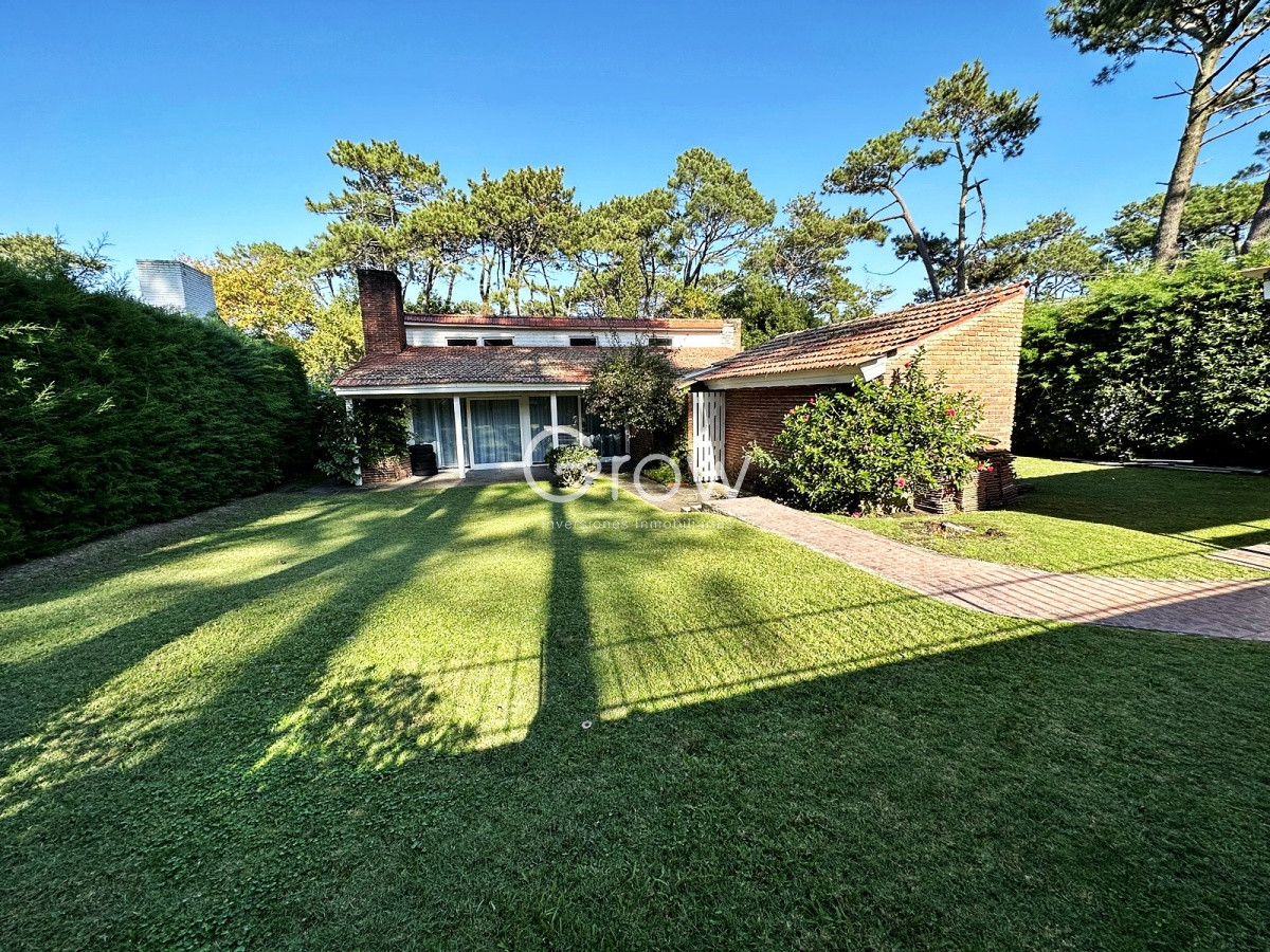 Casa ID.394 - Punta del Este cerca del Mar. 3 Dormitorios con 2 baños.