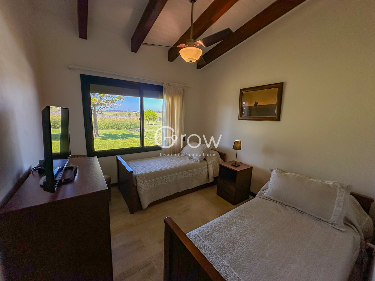 Casa ID.2406 - Hermosa casa en Laguna de los Cisnes. 