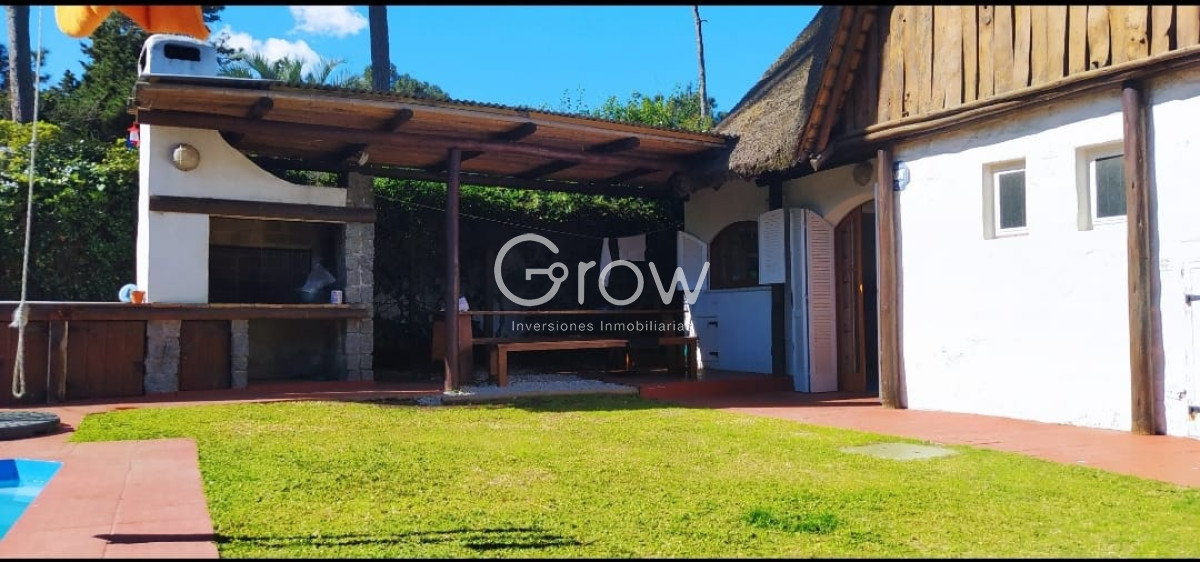 Casa ID.2005 - Hermosa casa en Playa Mansa en alquiler!