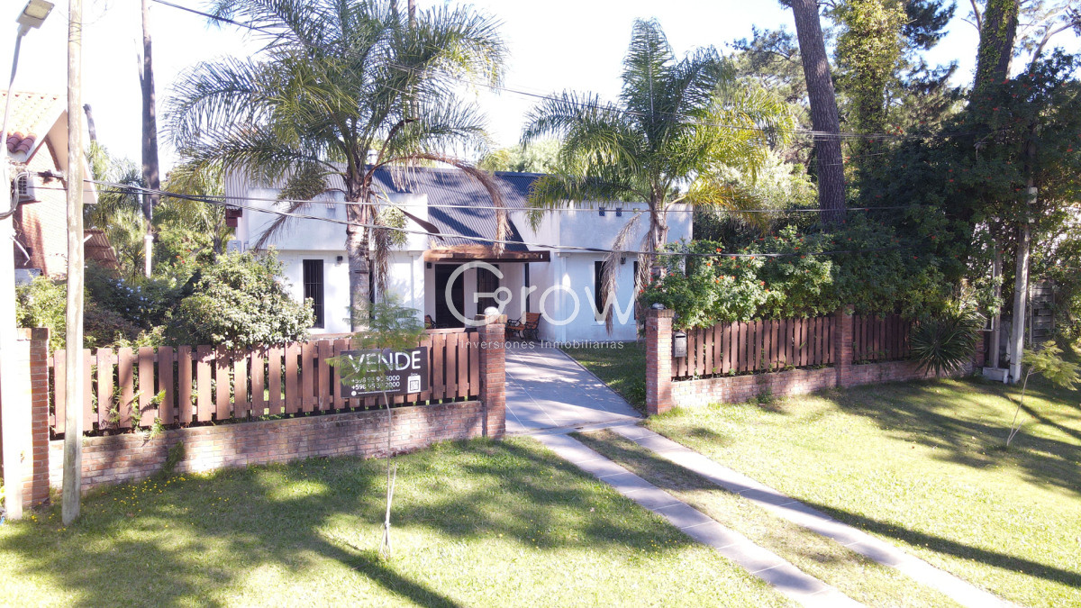 Casa ID.2699 - Casa en venta 2 dormitorios en Pinares en muy buen estado