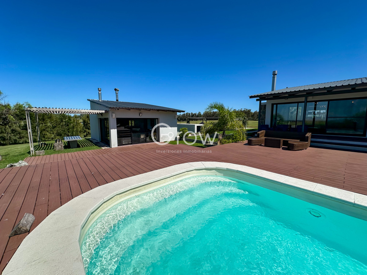 Casa ID.2406 - Hermosa casa en Laguna de los Cisnes. 