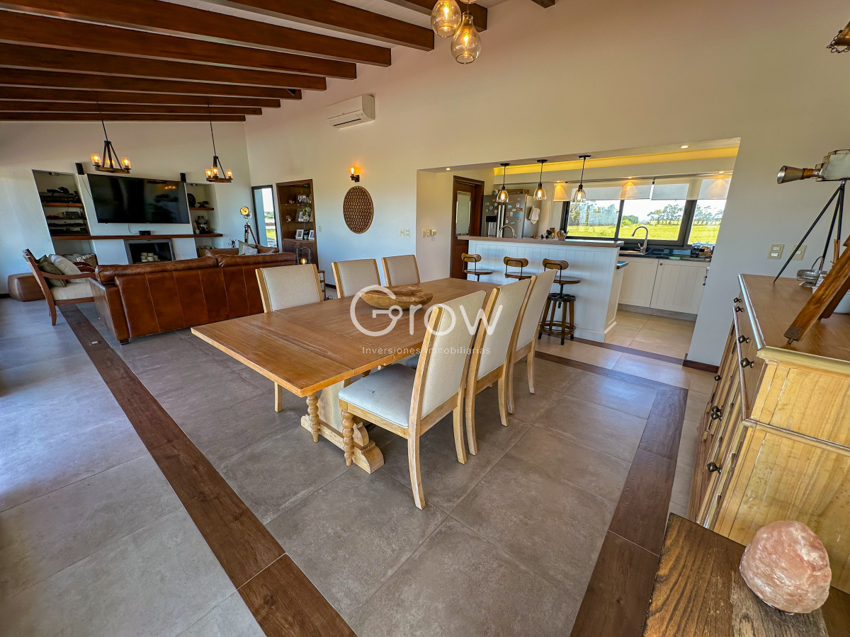 Casa ID.2406 - Hermosa casa en Laguna de los Cisnes. 