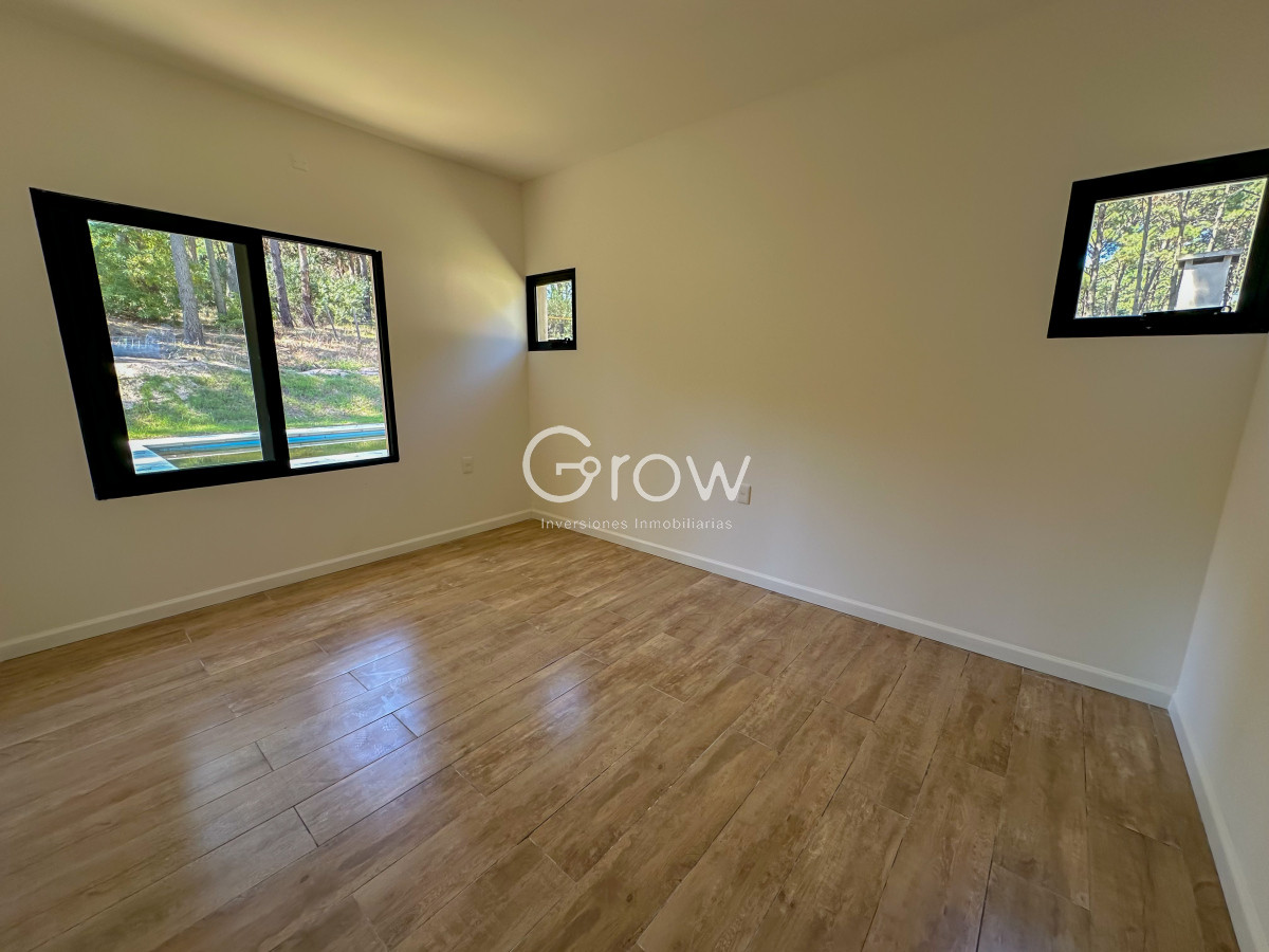 Casa ID.1856 - Casas  moderna a estrenar en Laguna del Sauce, Punta del Este.