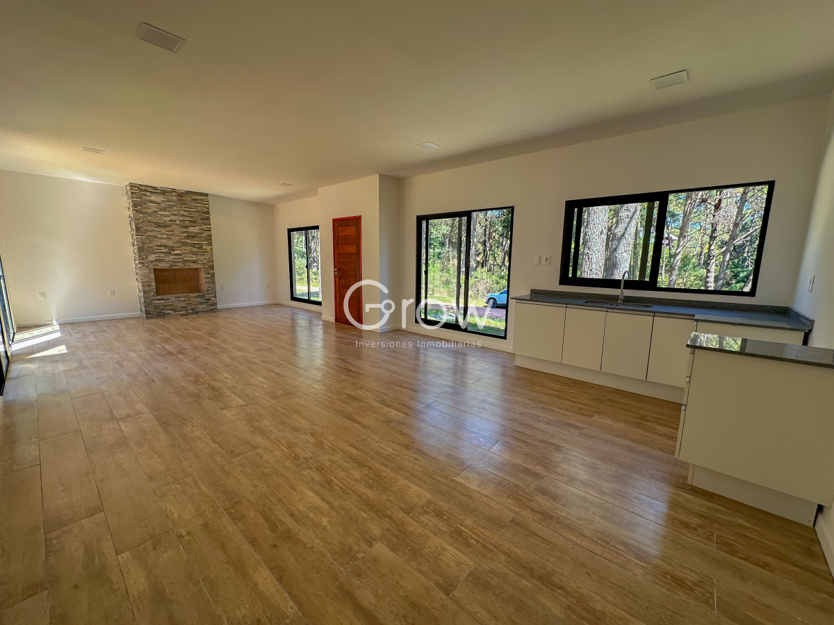 Casa ID.1856 - Casas  moderna a estrenar en Laguna del Sauce, Punta del Este.