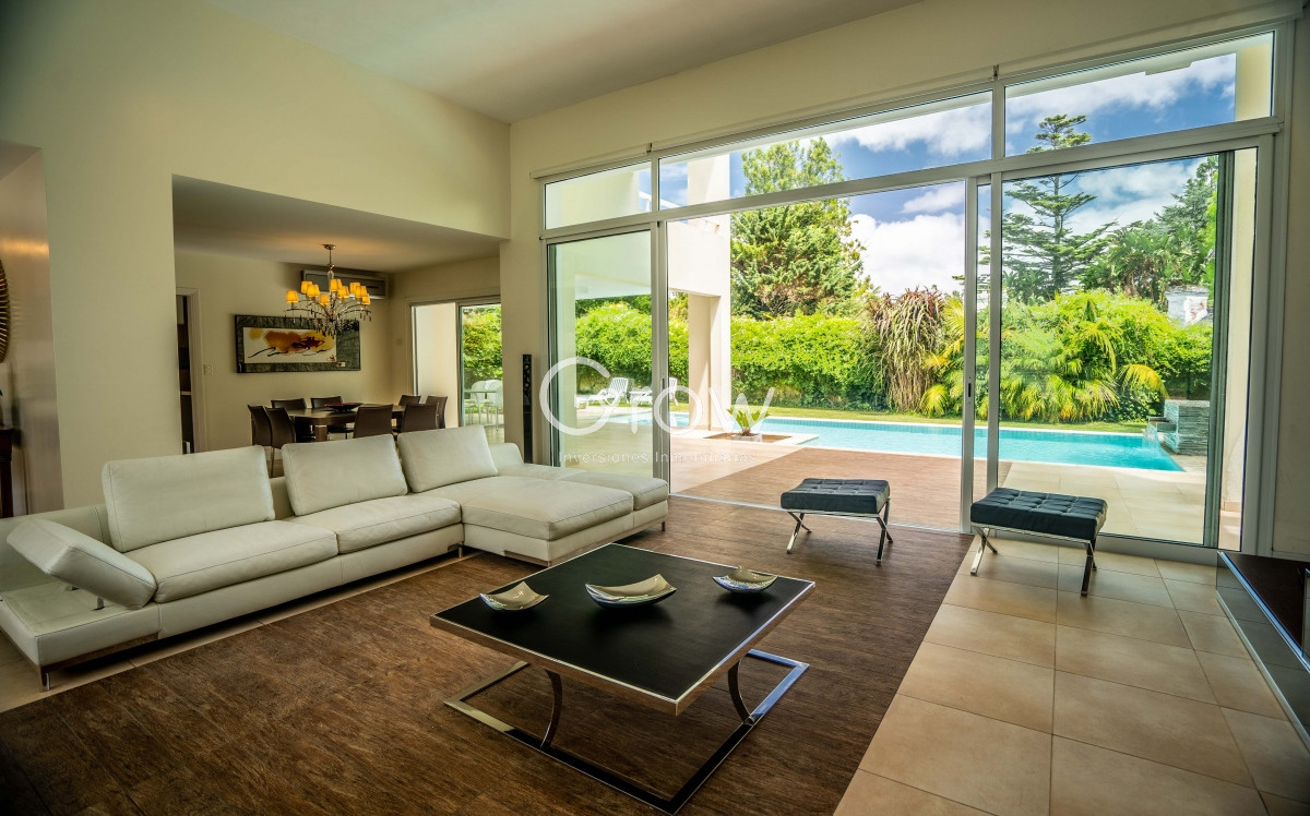 Casa ID.589 - Barrio Privado Boulevard Park. Punta del Este