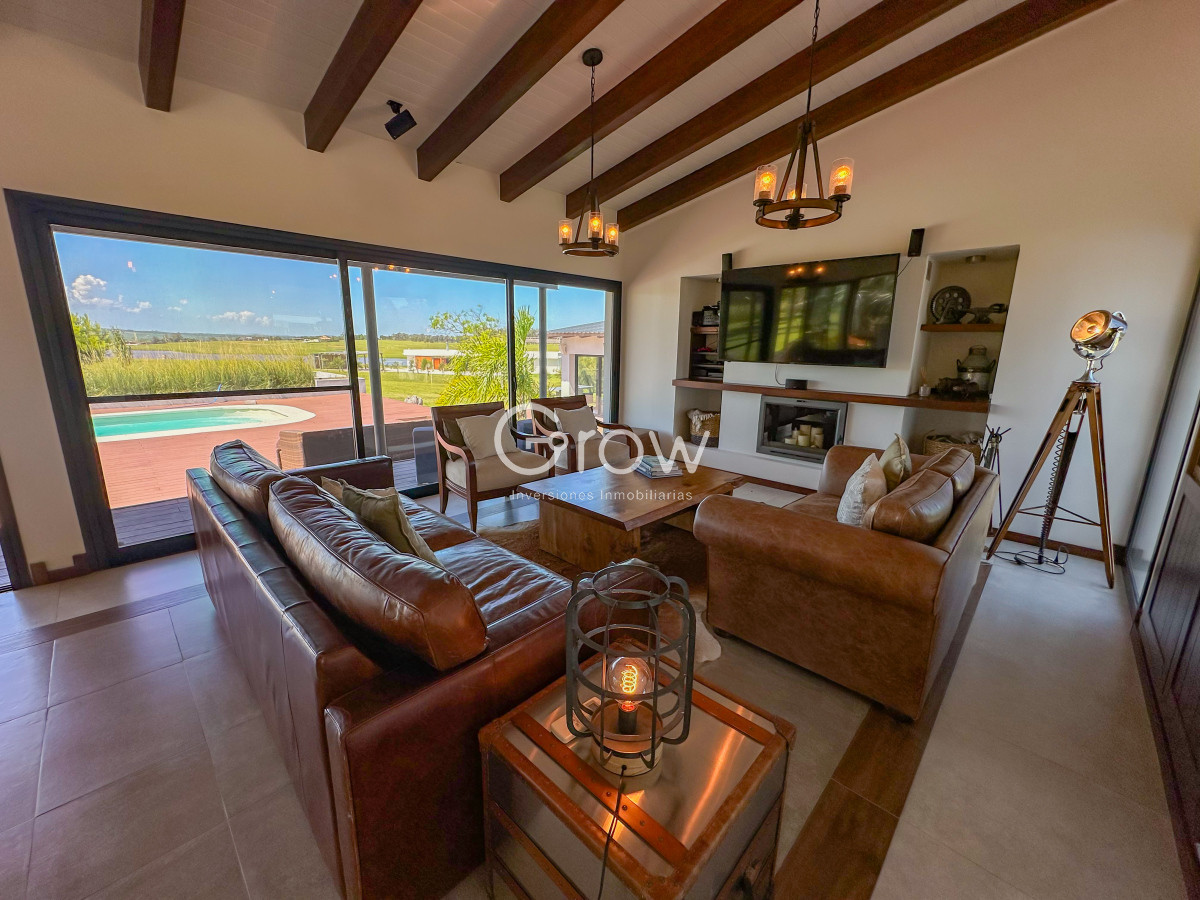 Casa ID.2406 - Hermosa casa en Laguna de los Cisnes. 