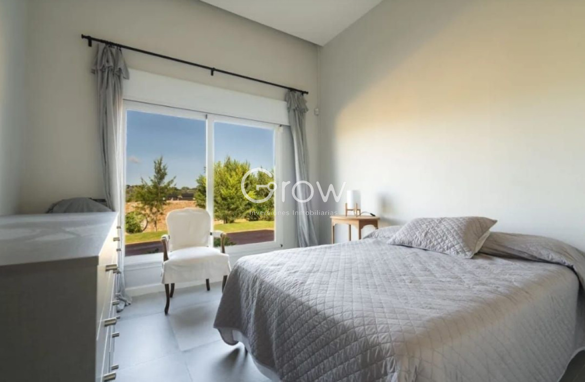 Casa ID.2696 - Casa en exclusivo barrio privado en Manantiales!