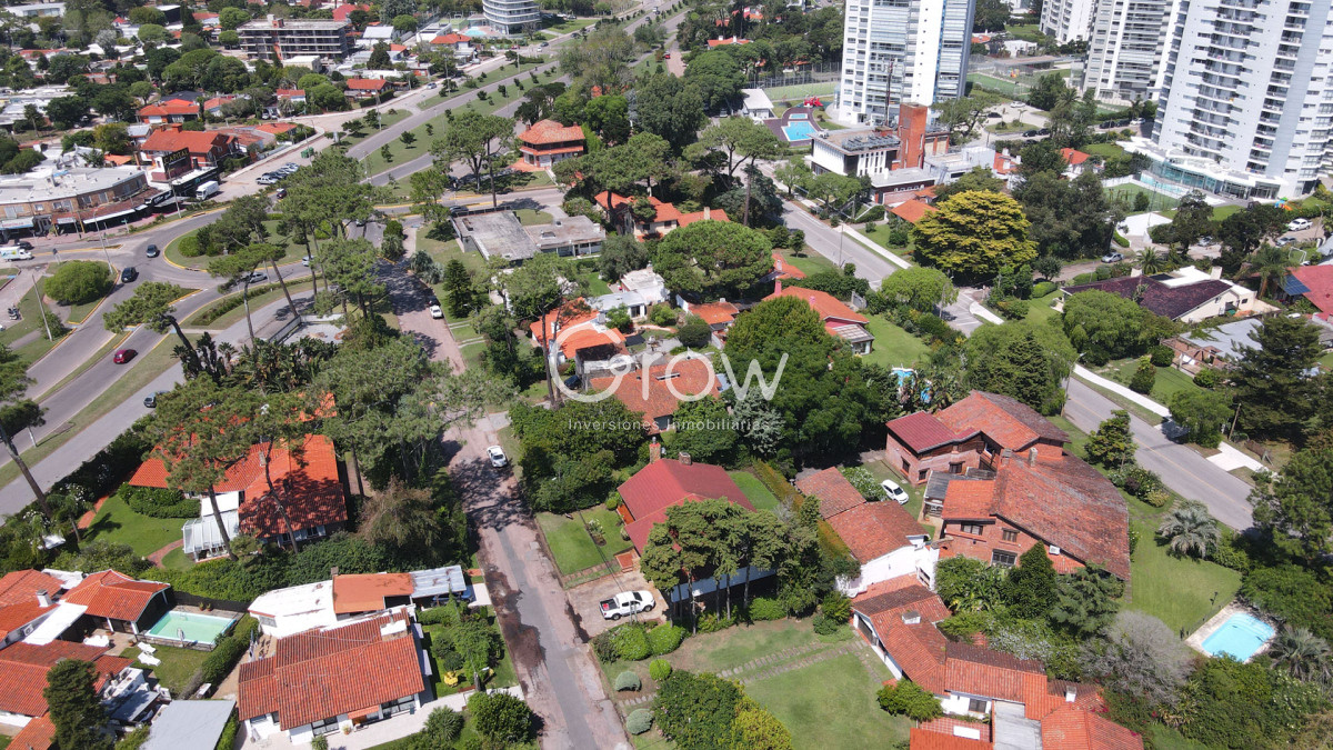 Casa ID.2125 - Hermosa casa en Playa Mansa a solo metros del mar y centros comerciales
