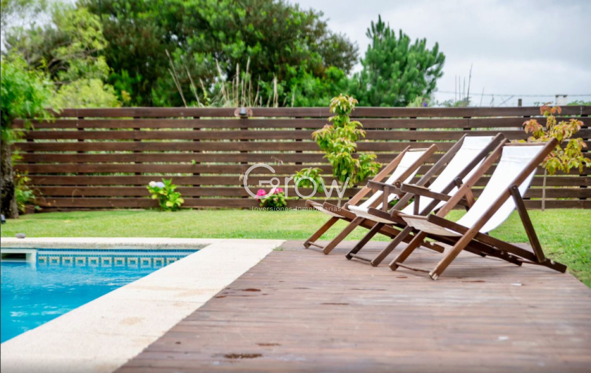 Casa en venta en Manantiales 4 dormitorios