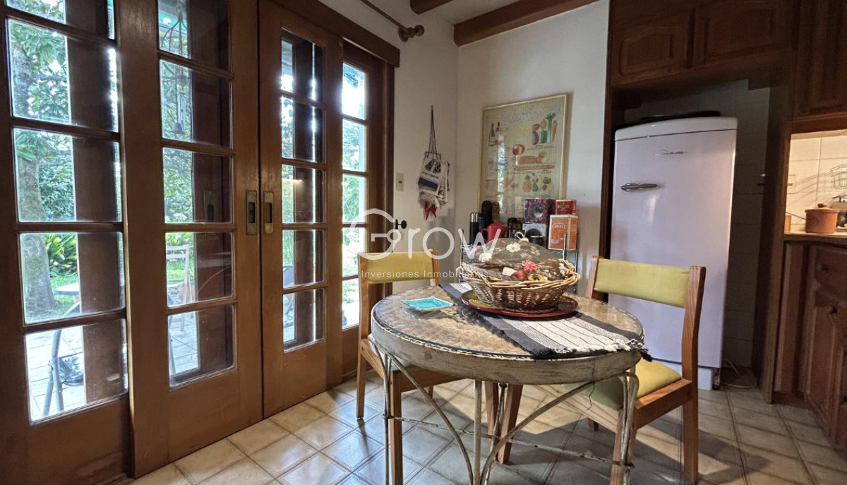 Casa ID.2673 - Hermosa casa en Av Francia Pda 8!