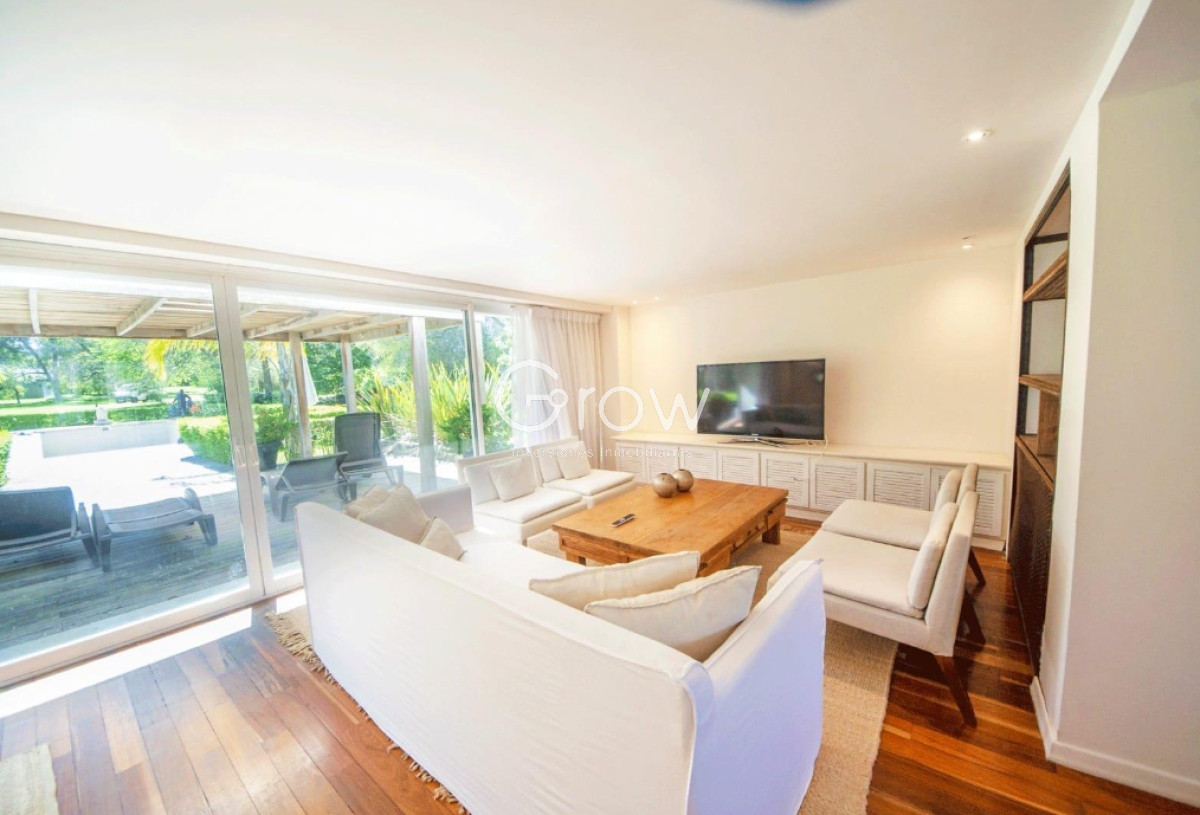 Casa ID.2139 - Impresionante propiedad en la mejor zona de San Rafael/Golf