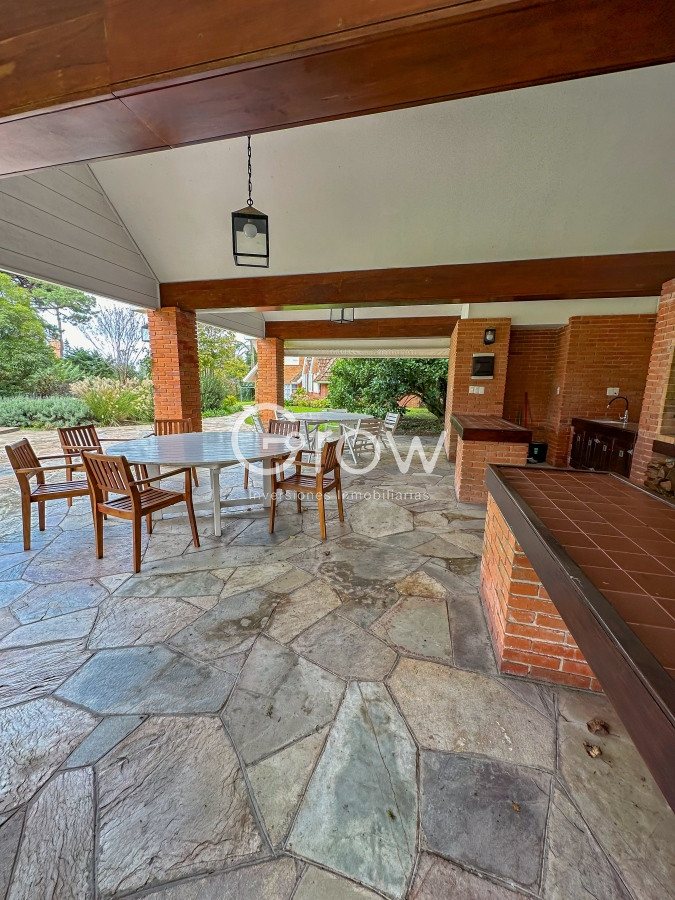 Casa ID.1491 - Hermosa casa a metros del mar en GOLF