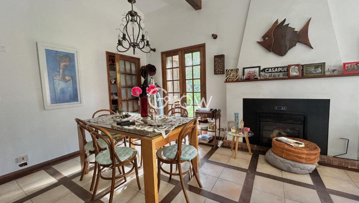 Casa ID.2673 - Hermosa casa en Av Francia Pda 8!