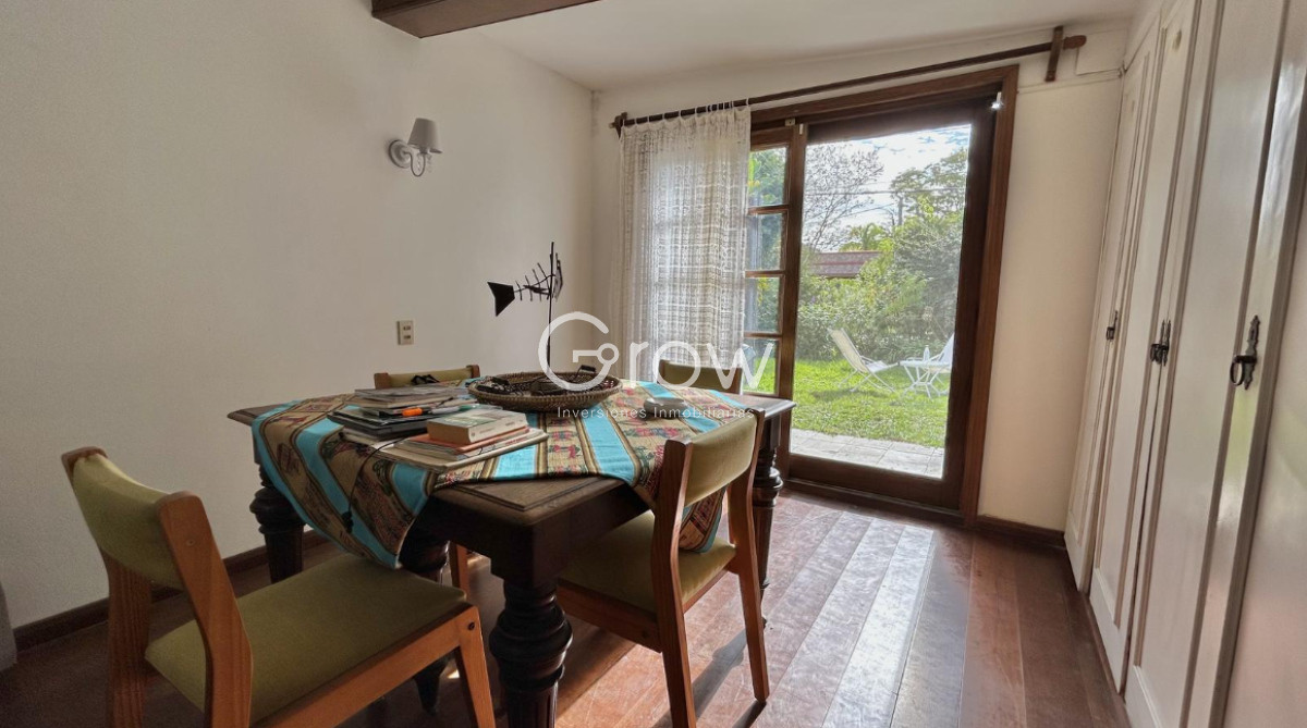 Casa ID.2673 - Hermosa casa en Av Francia Pda 8!