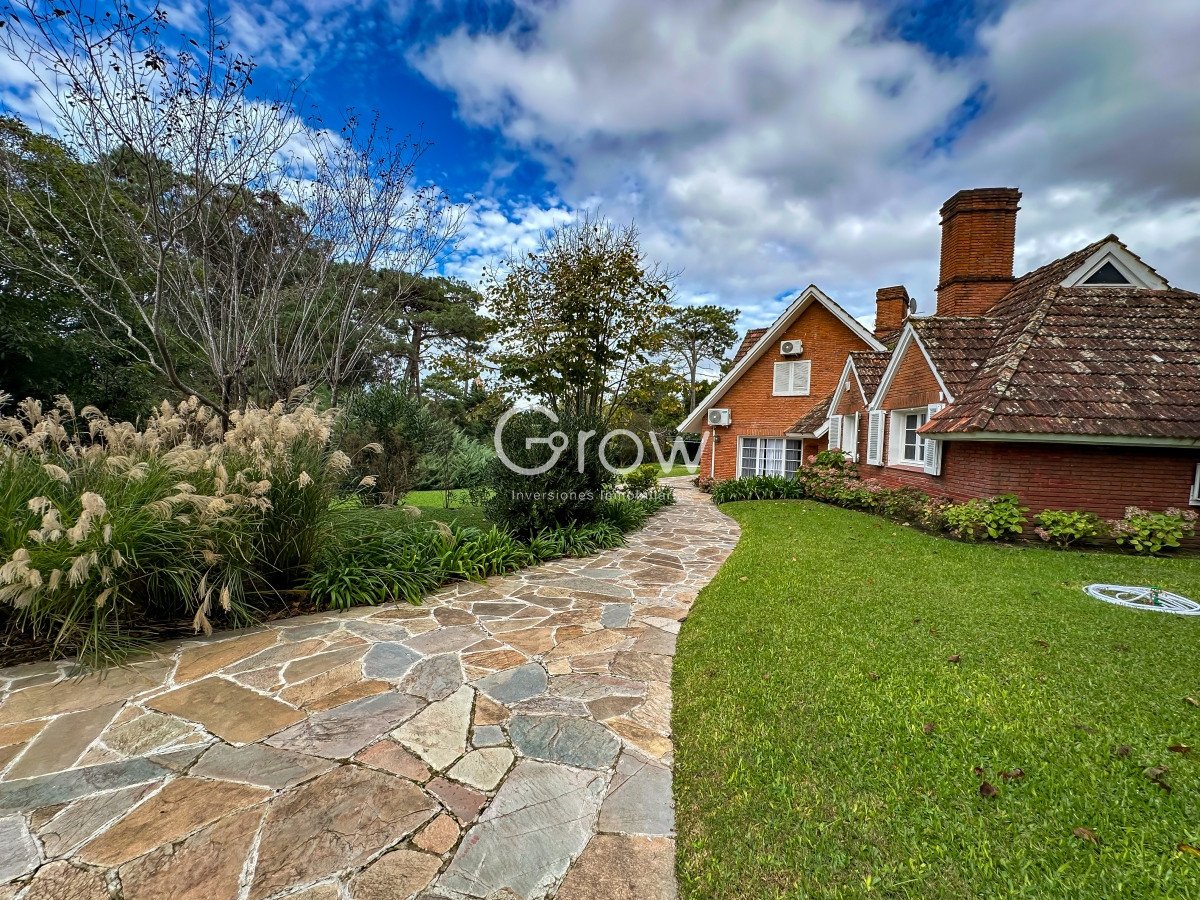 Casa ID.1491 - Hermosa casa a metros del mar en GOLF
