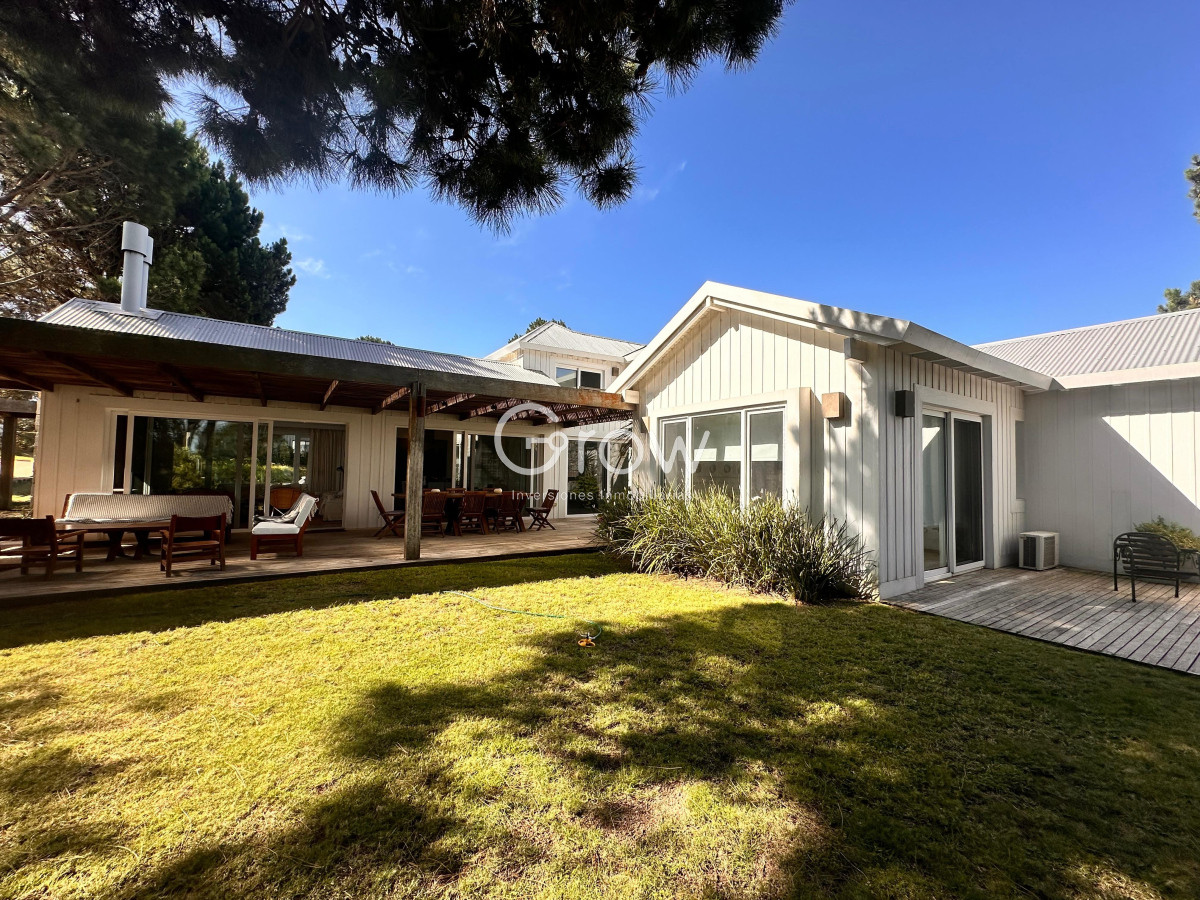 Casa ID.3055 - Casa esquinera en Pinar del Faro