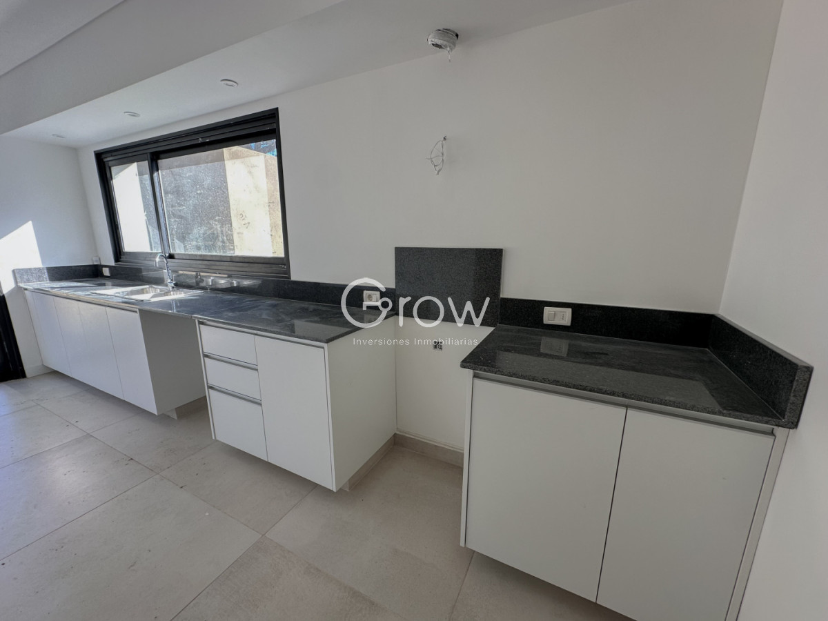 Casa ID.3292 - Casa a estrenar en Parque Burnett U$S 345.000