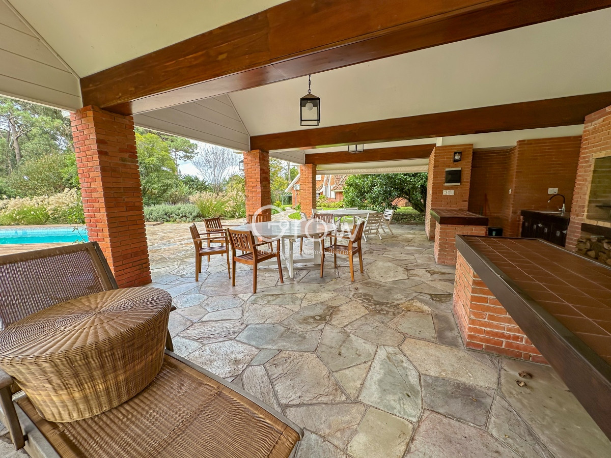 Casa ID.1491 - Hermosa casa a metros del mar en GOLF