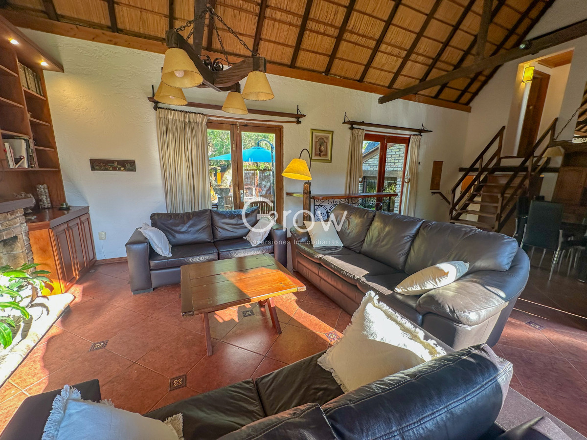 Casa ID.2203 - Casa en venta en Pinares para disfrutar todo el año