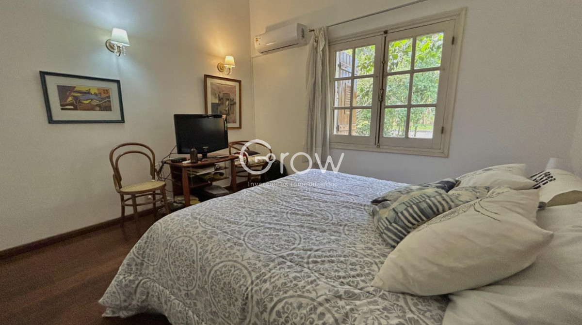 Casa ID.2673 - Hermosa casa en Av Francia Pda 8!