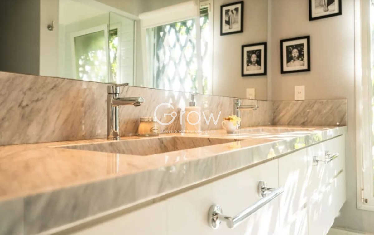 Casa ID.2696 - Casa en exclusivo barrio privado en Manantiales!