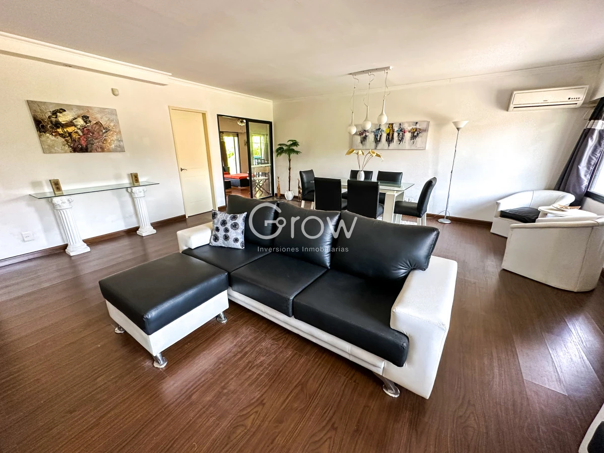 Casa ID.2876 - Hermosa casa en barrio Residencial de Punta del Este a pasos de todo!