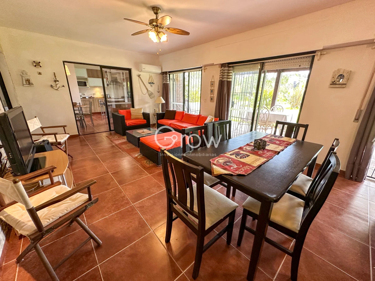 Casa ID.2876 - Hermosa casa en barrio Residencial de Punta del Este a pasos de todo!