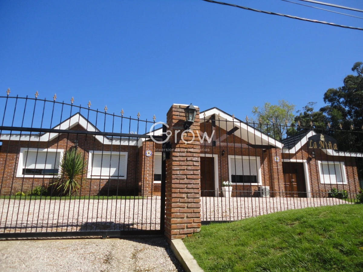 Casa ID.2876 - Hermosa casa en barrio Residencial de Punta del Este a pasos de todo!