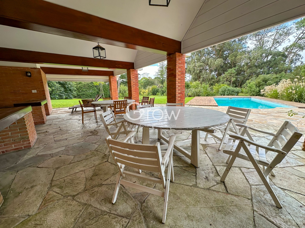 Casa ID.1491 - Hermosa casa a metros del mar en GOLF