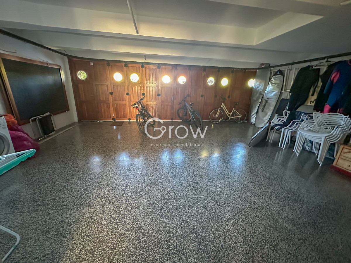 Casa ID.2125 - Hermosa casa en Playa Mansa a solo metros del mar y centros comerciales