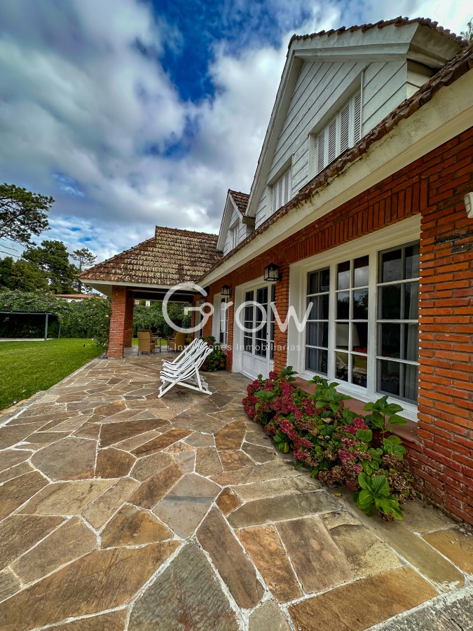 Casa ID.1491 - Hermosa casa a metros del mar en GOLF