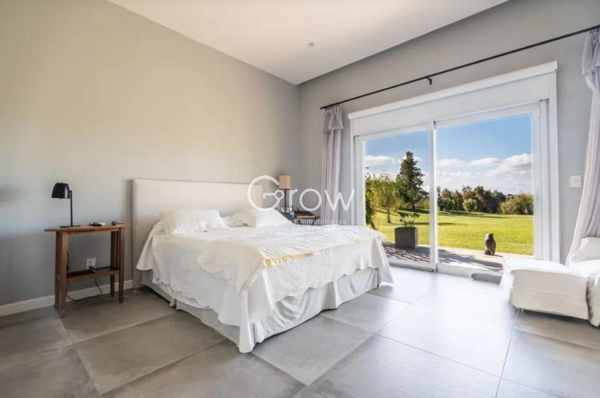 Casa ID.2696 - Casa en exclusivo barrio privado en Manantiales!