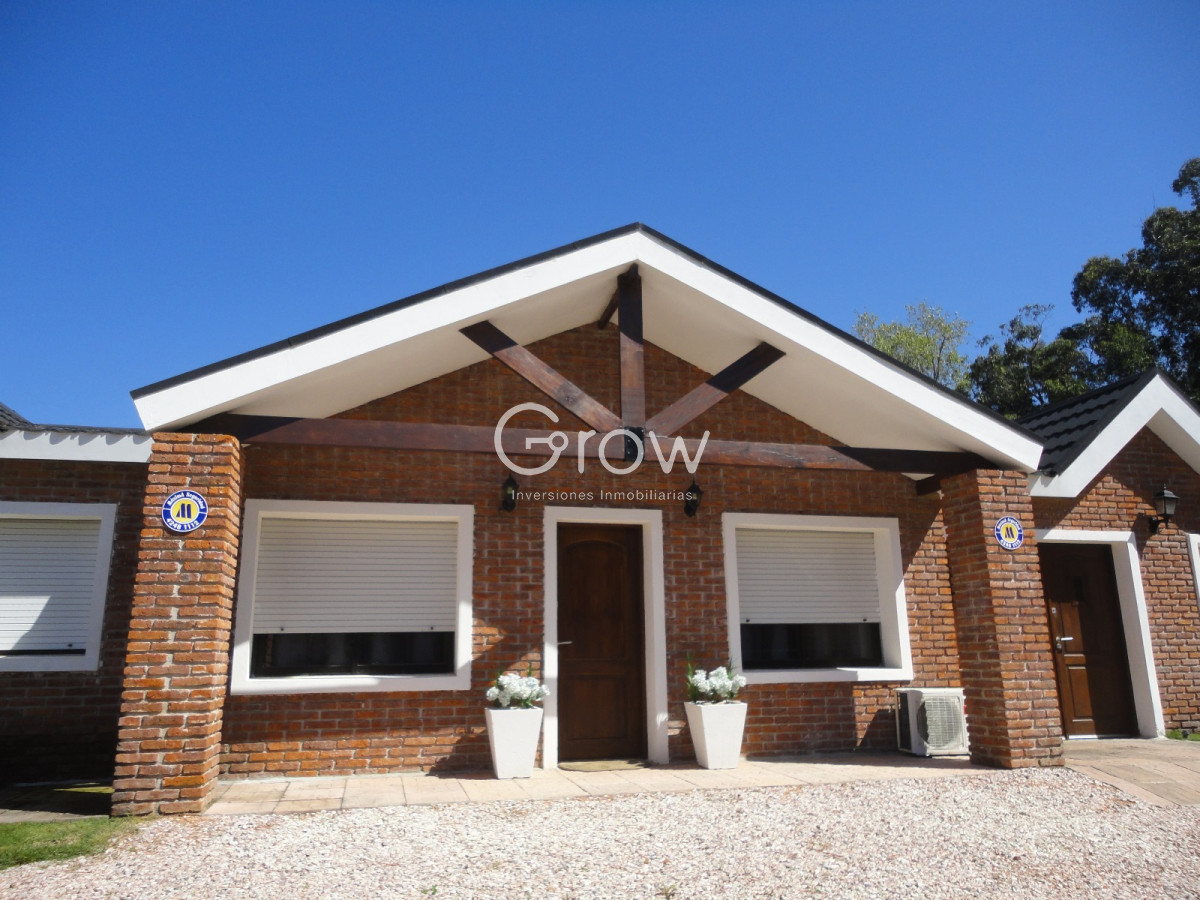 Casa ID.2876 - Hermosa casa en barrio Residencial de Punta del Este a pasos de todo!