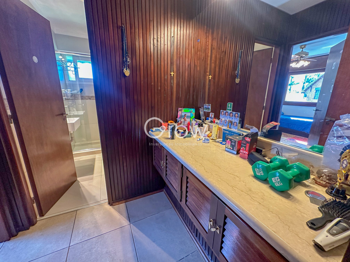 Casa ID.2125 - Hermosa casa en Playa Mansa a solo metros del mar y centros comerciales