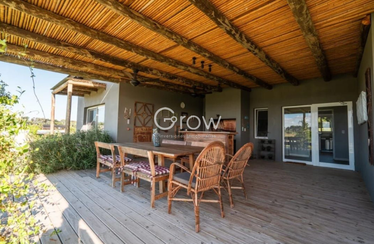 Casa ID.2696 - Casa en exclusivo barrio privado en Manantiales!