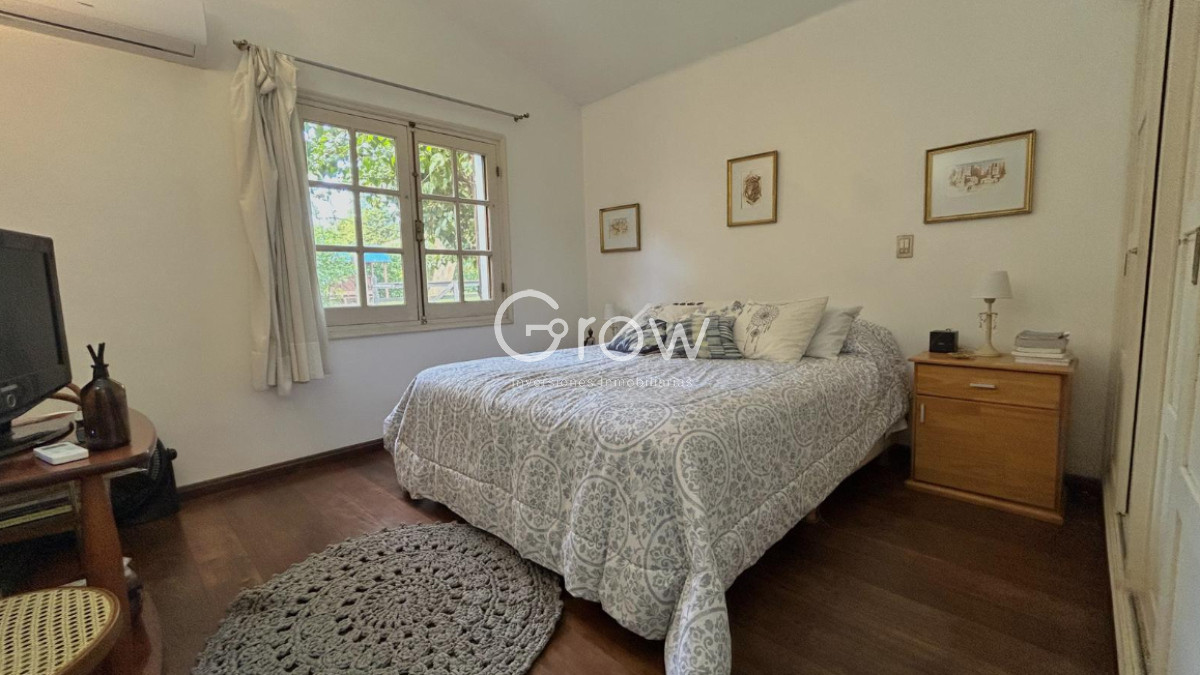 Casa ID.2673 - Hermosa casa en Av Francia Pda 8!