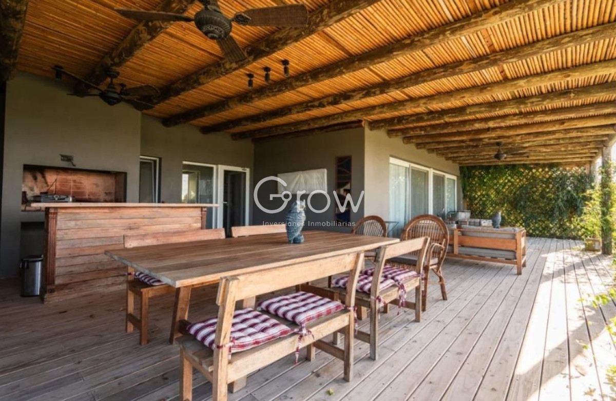 Casa ID.2696 - Casa en exclusivo barrio privado en Manantiales!