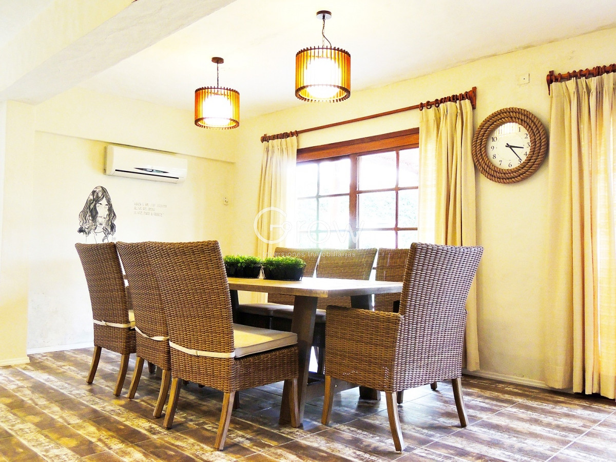 Casa ID.576 - Hermosa casa ideal para disfrutarla todo el año a pasos del mar.