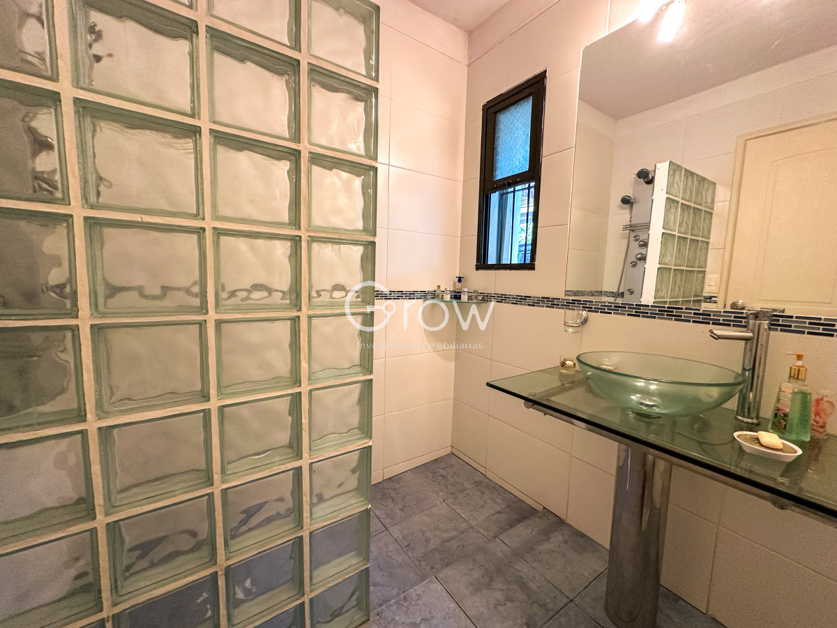 Casa ID.2876 - Hermosa casa en barrio Residencial de Punta del Este a pasos de todo!