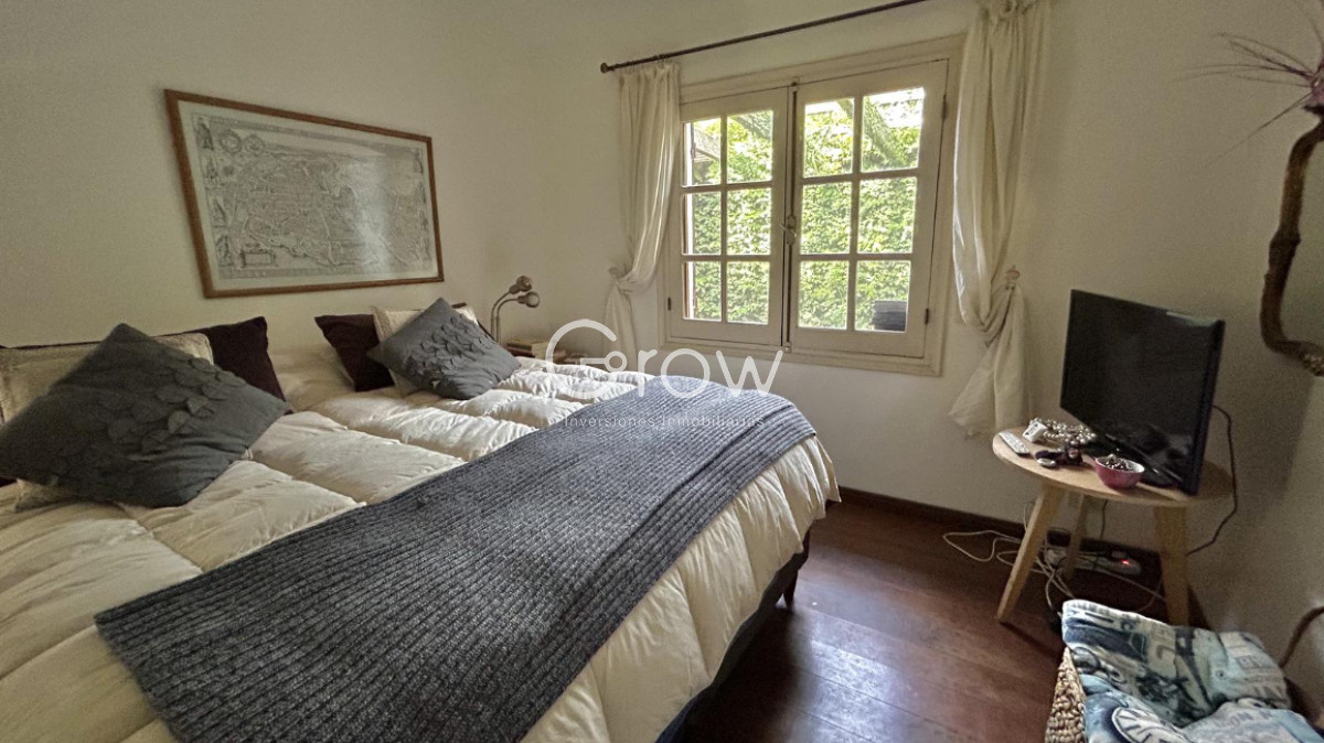 Casa ID.2673 - Hermosa casa en Av Francia Pda 8!