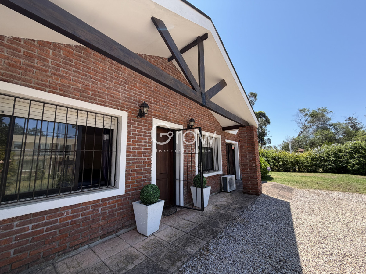 Casa ID.2876 - Hermosa casa en barrio Residencial de Punta del Este a pasos de todo!