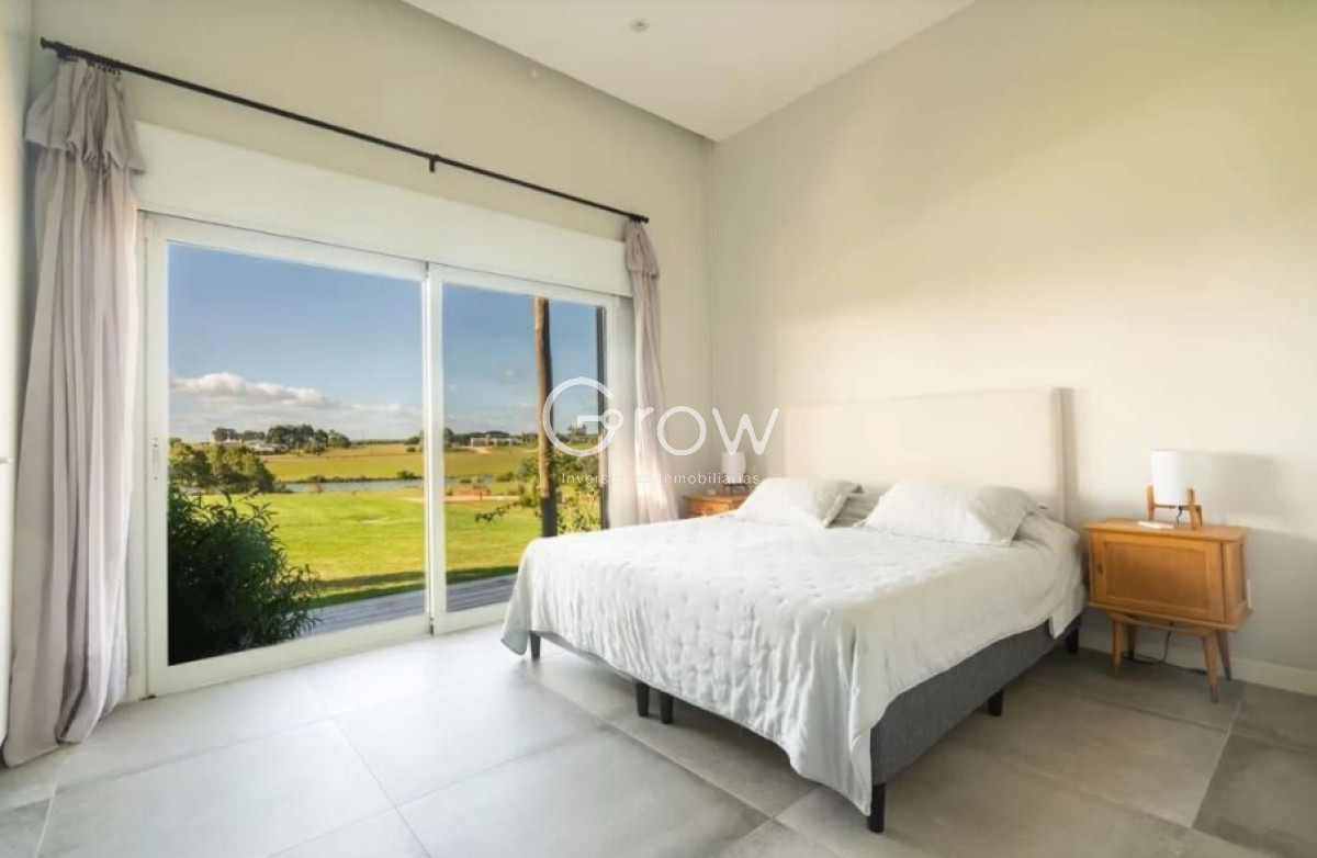 Casa ID.2696 - Casa en exclusivo barrio privado en Manantiales!