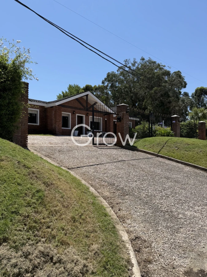 Casa ID.2876 - Hermosa casa en barrio Residencial de Punta del Este a pasos de todo!