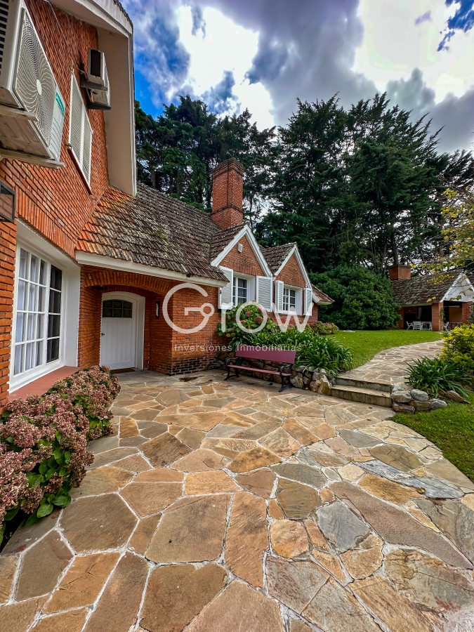 Casa ID.1491 - Hermosa casa a metros del mar en GOLF