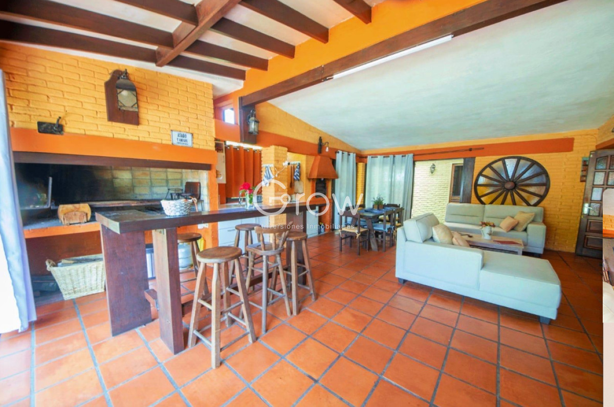 Casa ID.2895 - Encantadora Casa en Pinares a 600 Metros del Mar