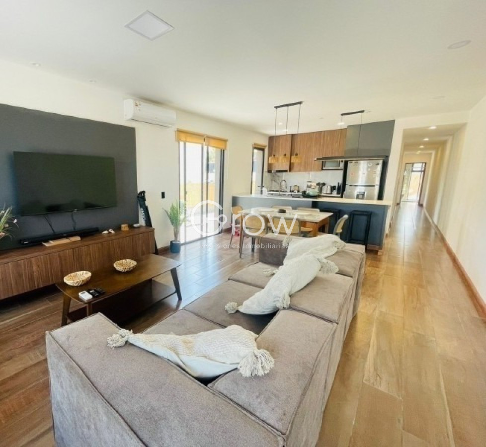 Casa ID.3760 - Moderna casa en Balneario Buenos Aires!