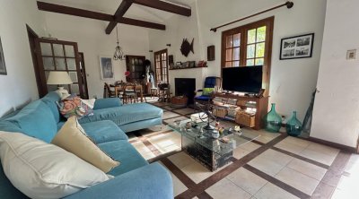 Hermosa casa en Av Francia Pda 8!