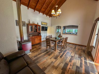 Casa en venta 2 dormitorios en Pinares en muy buen estado
