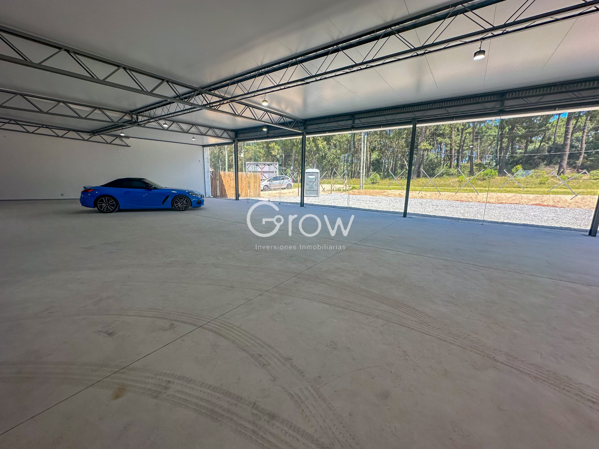 Local Comercial ID.1930 - A estrenar local en Av en Maldonado con 660 m2 de uso exclusivo